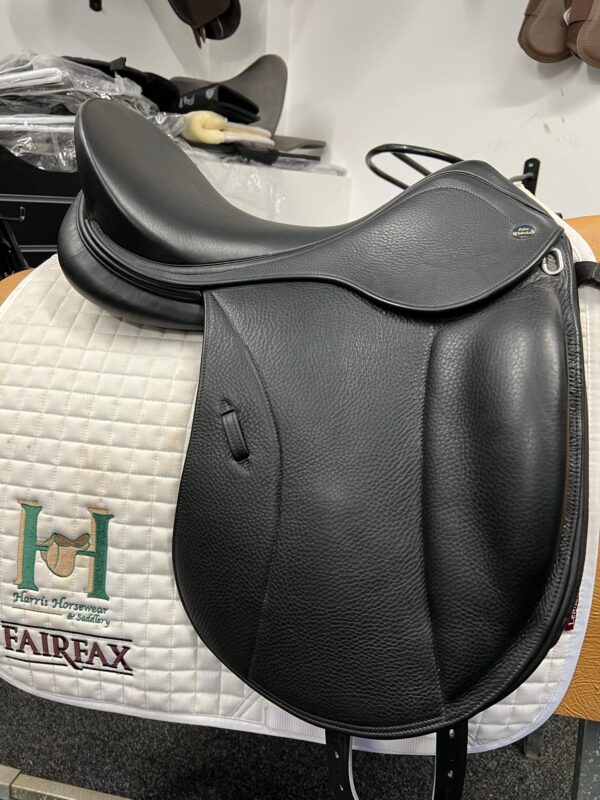 18" John Whitaker Valencia Dressage Saddle