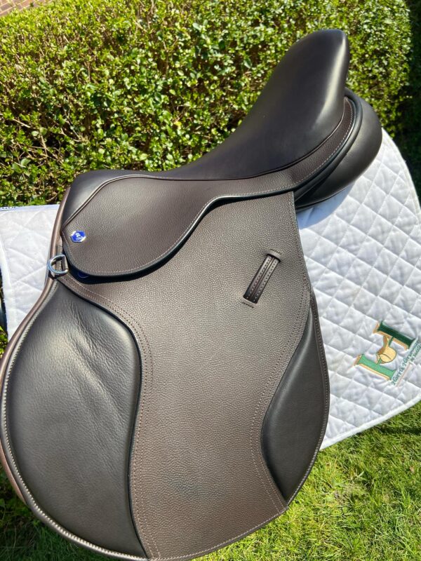 17.5" Hastilow Jump Saddle