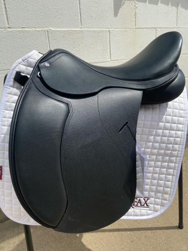 17" Cavaletti Collection Dressage Saddle