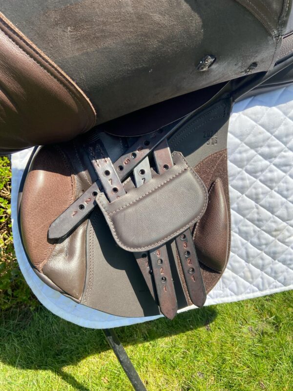 17.5" Hastilow Jump Saddle - Image 5