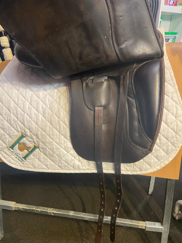 18" Sankey Dressage Saddle - Image 6