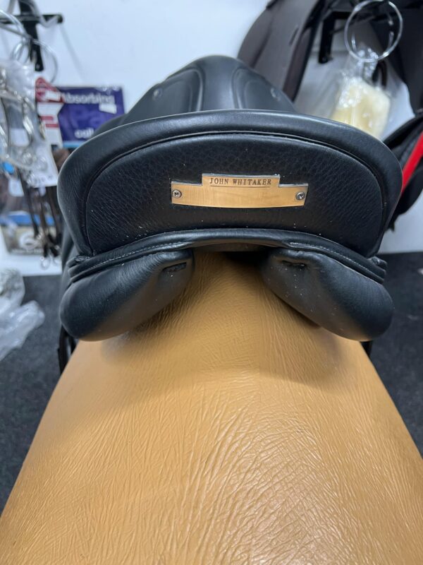 18" John Whitaker Valencia Dressage Saddle - Image 4