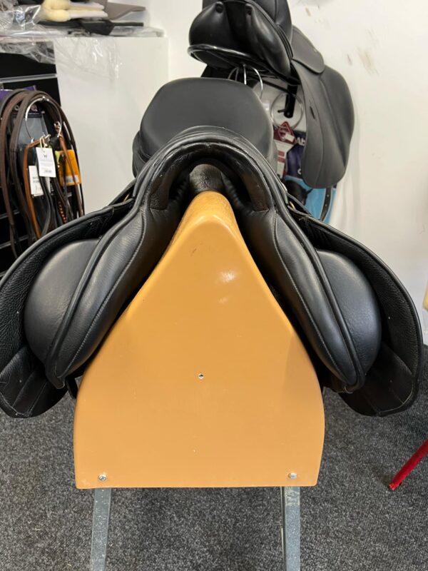 17" Albion K2 Adjusta Jump Saddle - Image 3