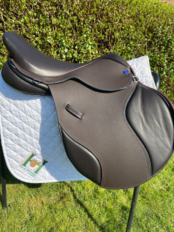 17.5" Hastilow Jump Saddle - Image 2