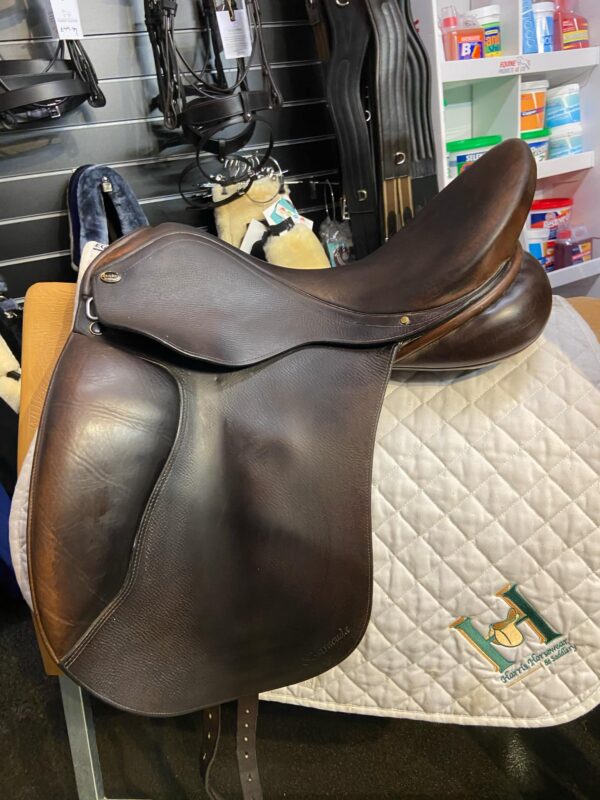 18" Sankey Dressage Saddle - Image 3